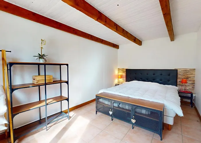 Hébergement de vacances Les Des Dryades *